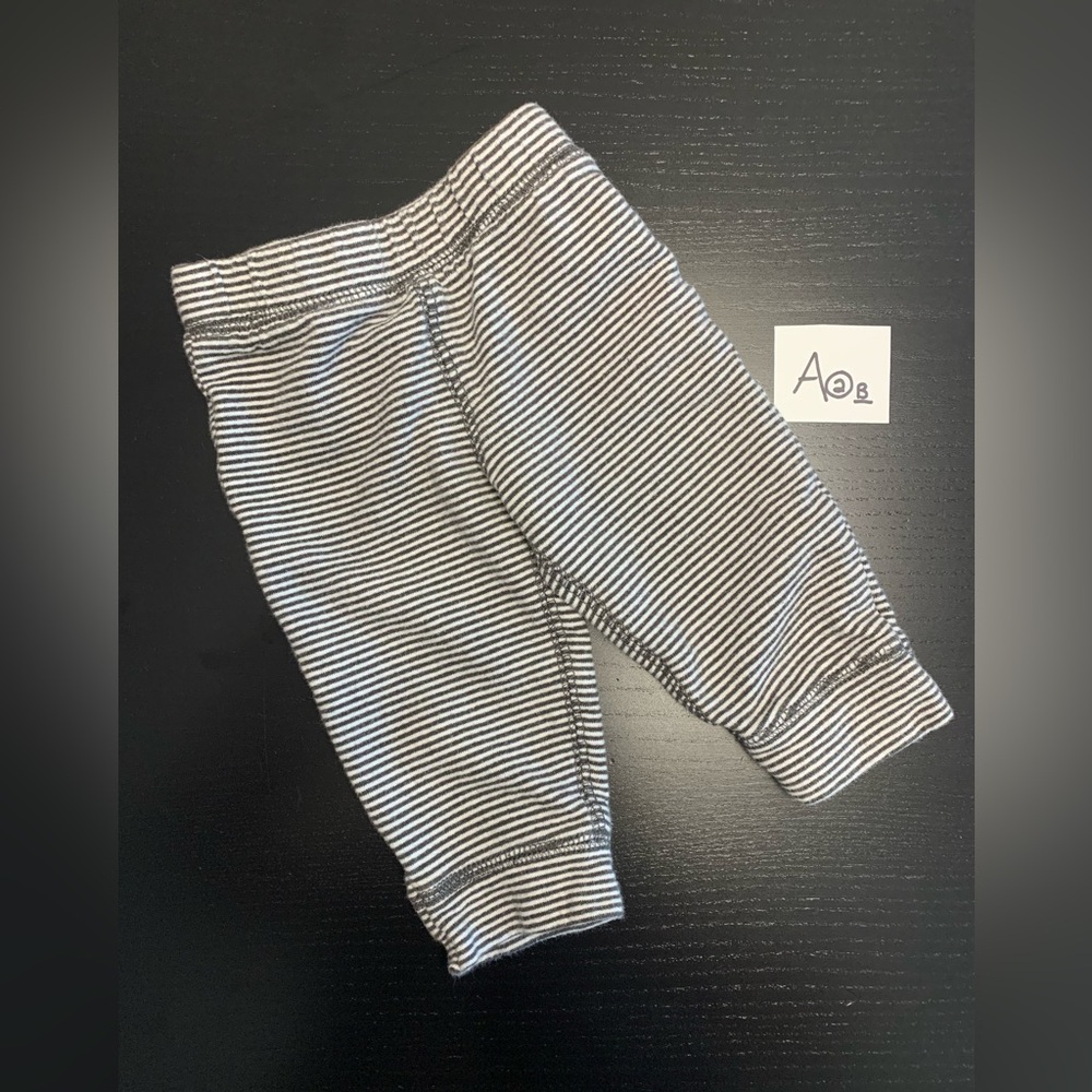 ⭐️5/$10.00⭐️ Carter’s 6m Striped Cotten Pants